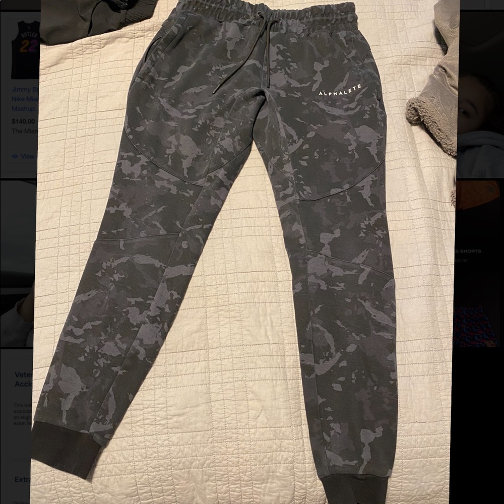 Alphalete mens digital camo joggers